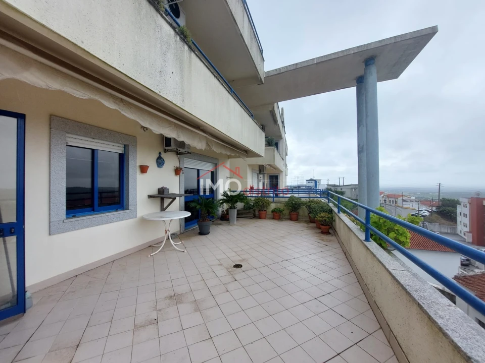 Apartamento T0 para Venda em Sé e São Lourenço Foto 1