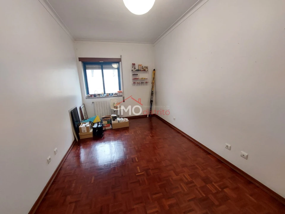 Apartamento T0 para Venda em Sé e São Lourenço Foto 3