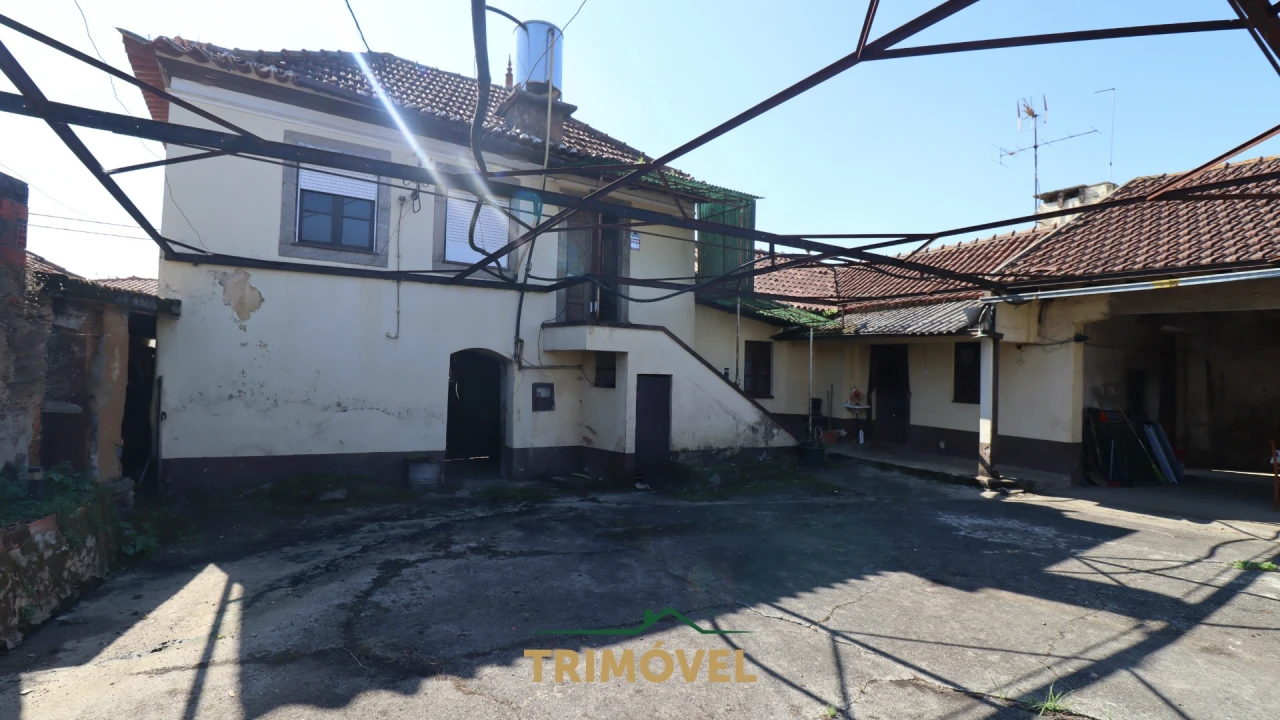 Moradia T4 para Venda em Loureiro Foto 14