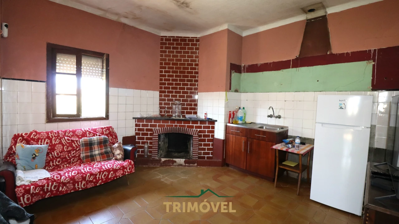 Moradia T4 para Venda em Loureiro Foto 5