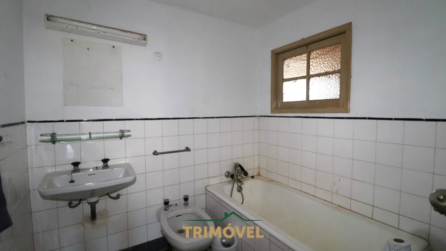 Moradia T4 para Venda em Loureiro Foto 11