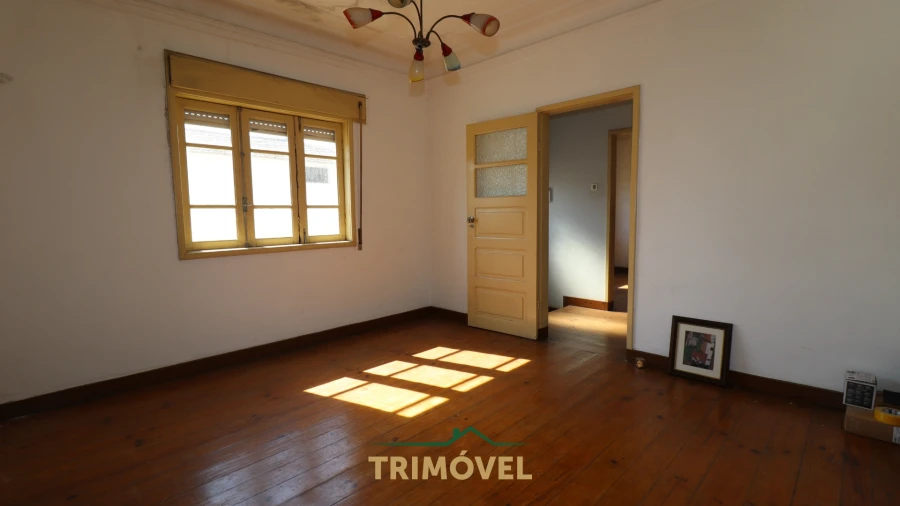 Moradia T4 para Venda em Loureiro Foto 6