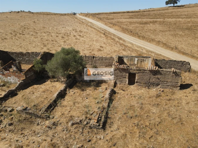 Quinta T4 para Venda em Panoias e Conceição Foto 3