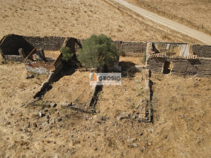 Quinta T4 para Venda em Panoias e Conceição Foto 5