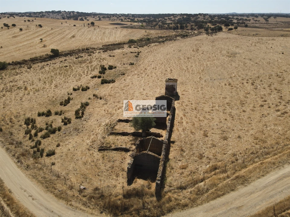 Quinta T4 para Venda em Panoias e Conceição Foto 1