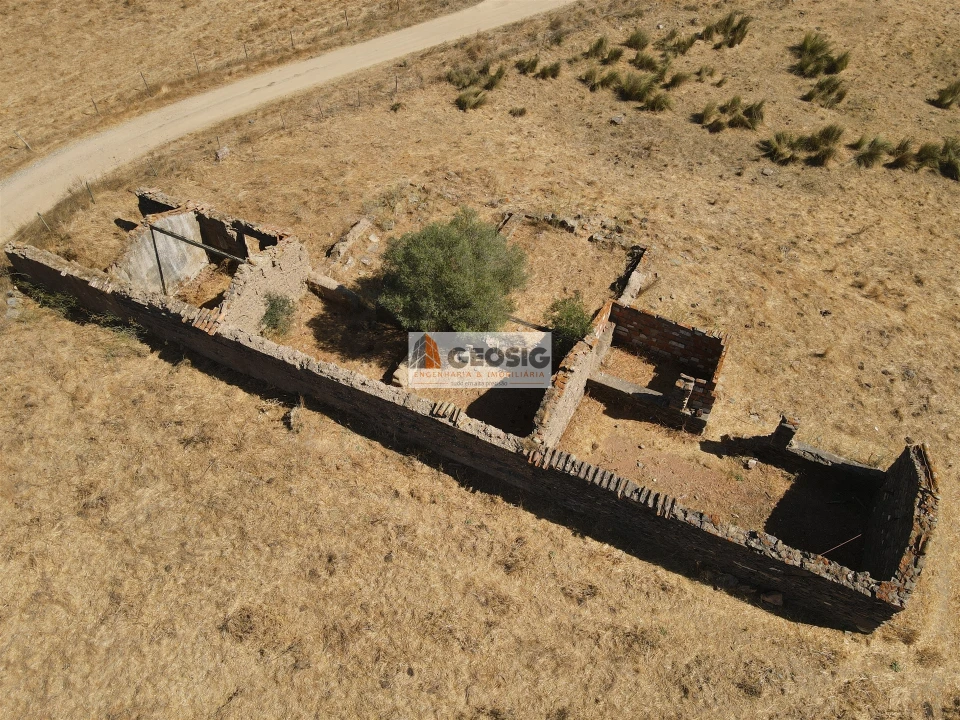 Quinta T4 para Venda em Panoias e Conceição Foto 2