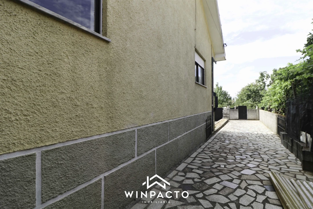 Moradia T4 para Venda em Senhorim Foto 51