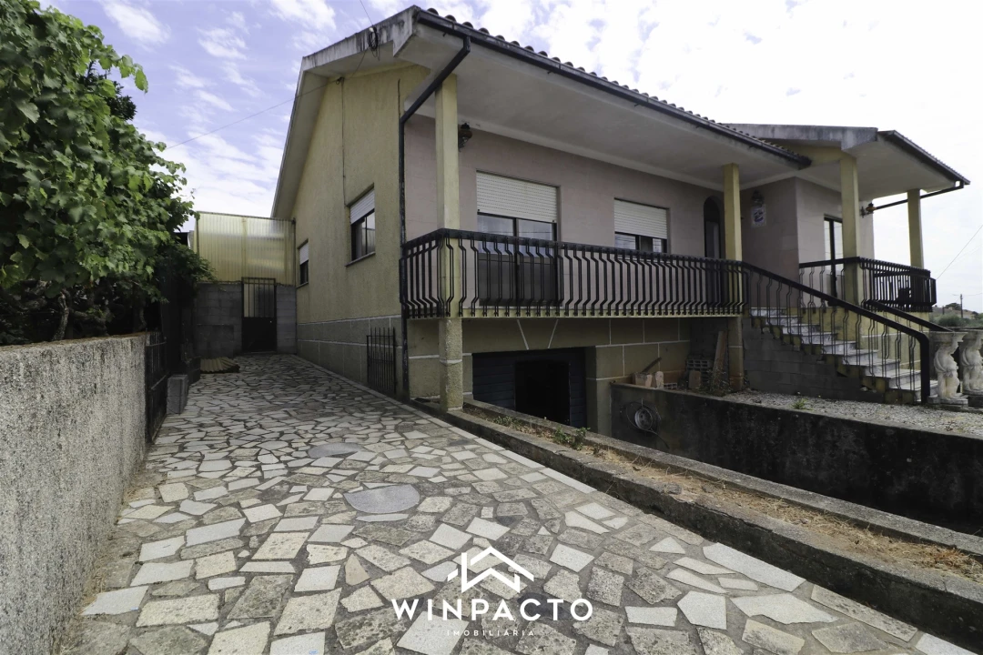 Moradia T4 para Venda em Senhorim Foto 52