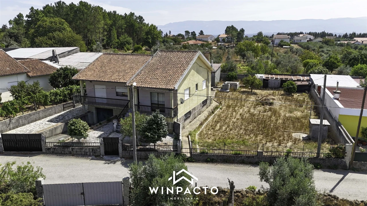 Moradia T4 para Venda em Senhorim Foto 3