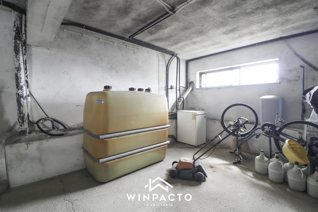 Moradia T4 para Venda em Senhorim Foto 55