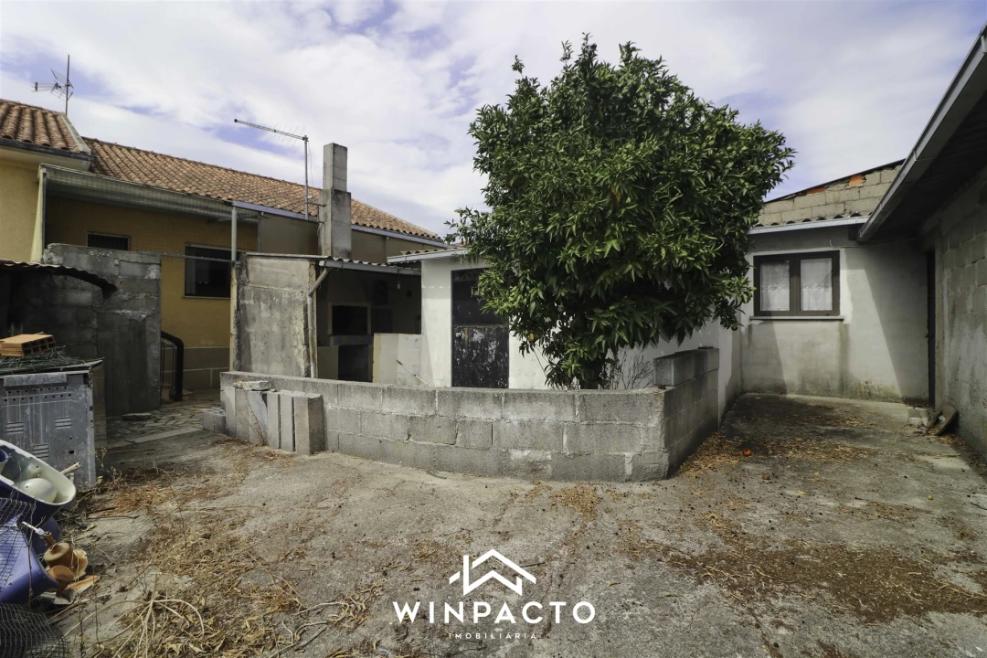 Moradia T4 para Venda em Senhorim Foto 7