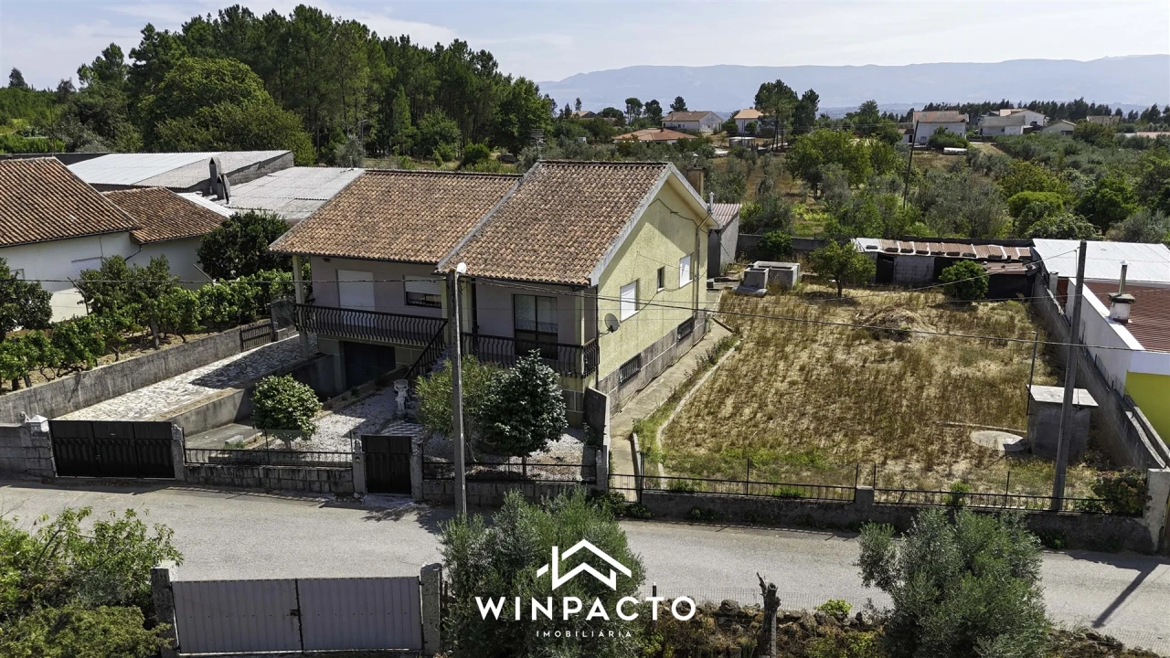 Moradia T4 para Venda em Senhorim Foto 4