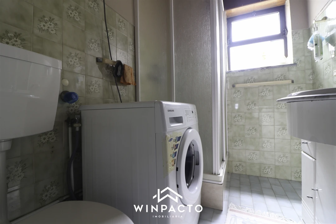 Moradia T4 para Venda em Senhorim Foto 36