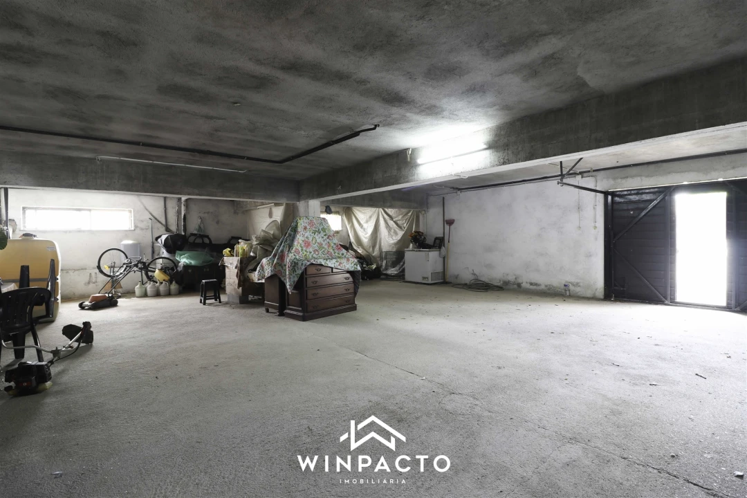 Moradia T4 para Venda em Senhorim Foto 54