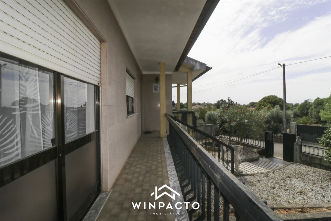 Moradia T4 para Venda em Senhorim Foto 46