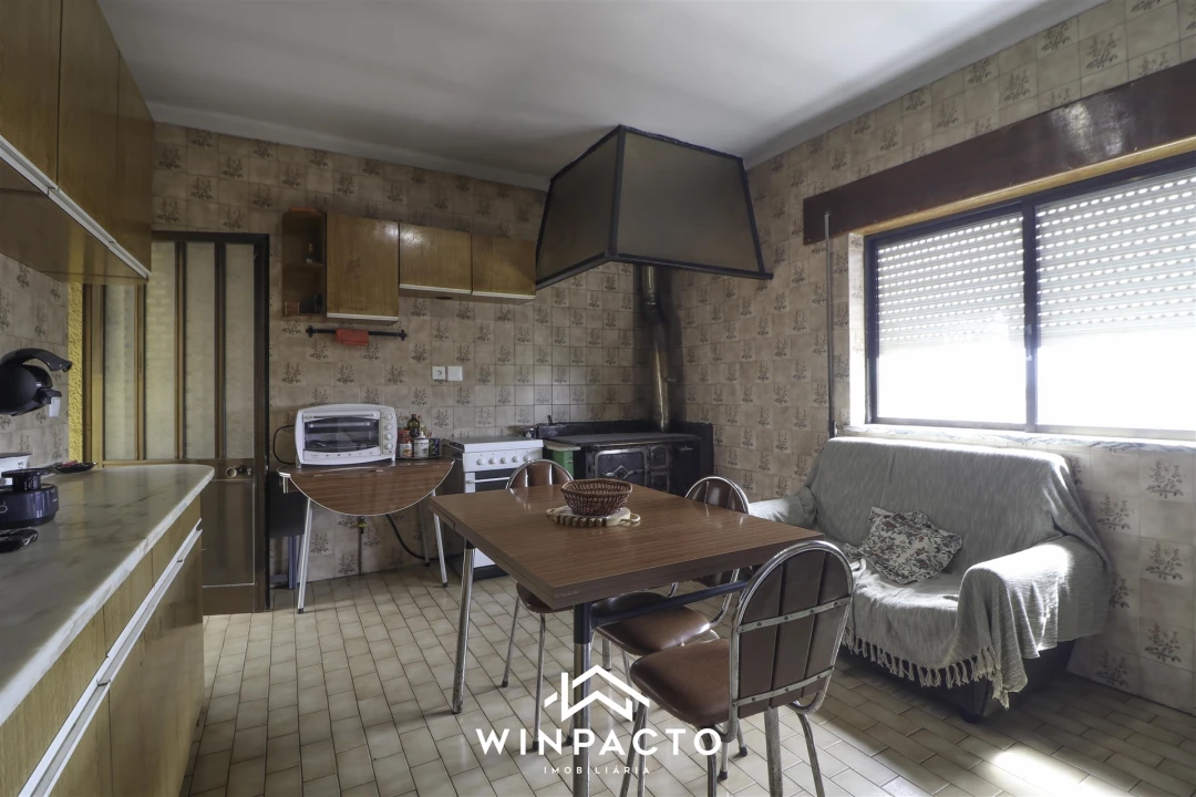 Moradia T4 para Venda em Senhorim Foto 58