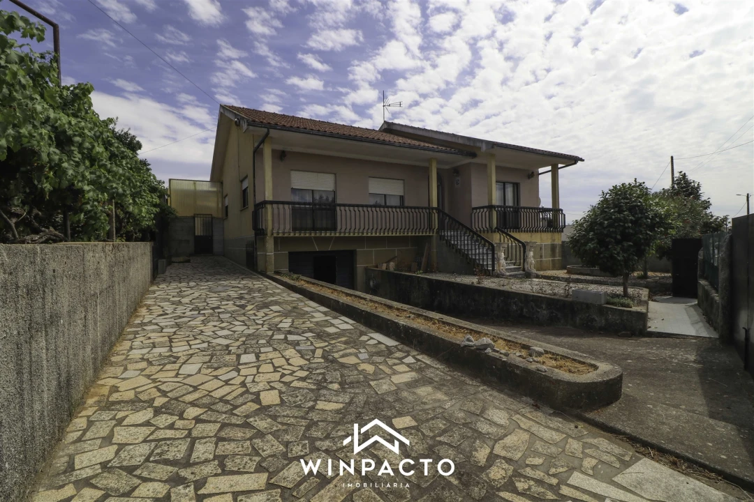 Moradia T4 para Venda em Senhorim Foto 50