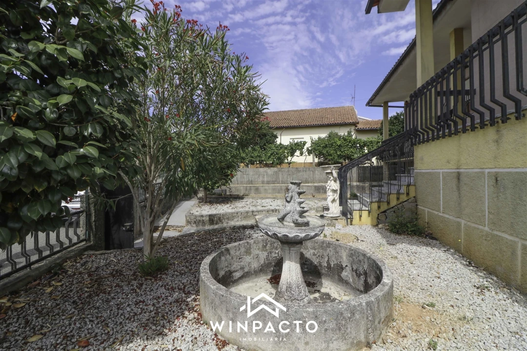 Moradia T4 para Venda em Senhorim Foto 49