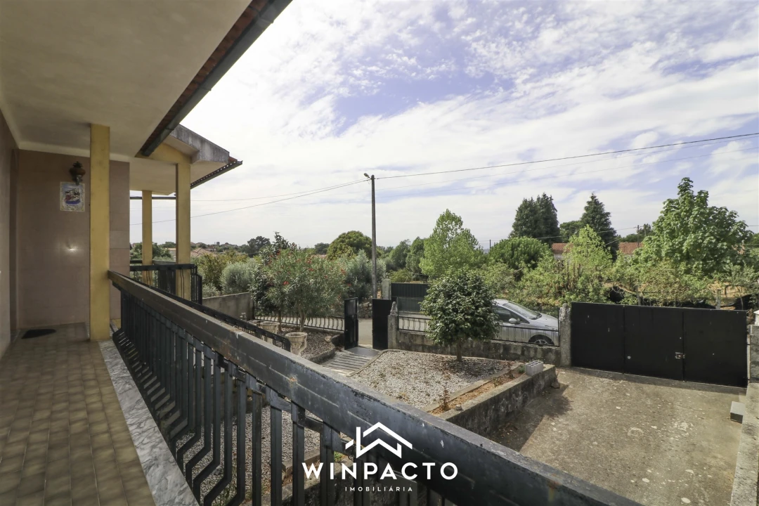 Moradia T4 para Venda em Senhorim Foto 47