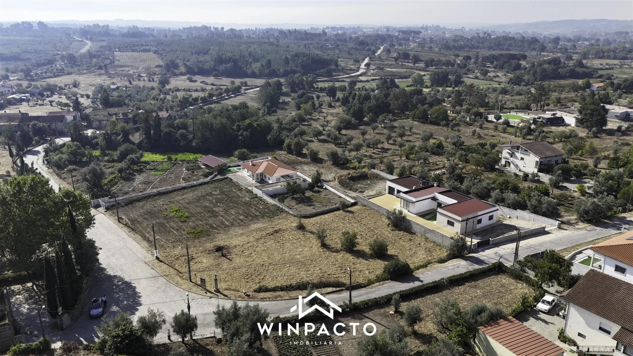 Terreno para Venda em Espinho Foto 7