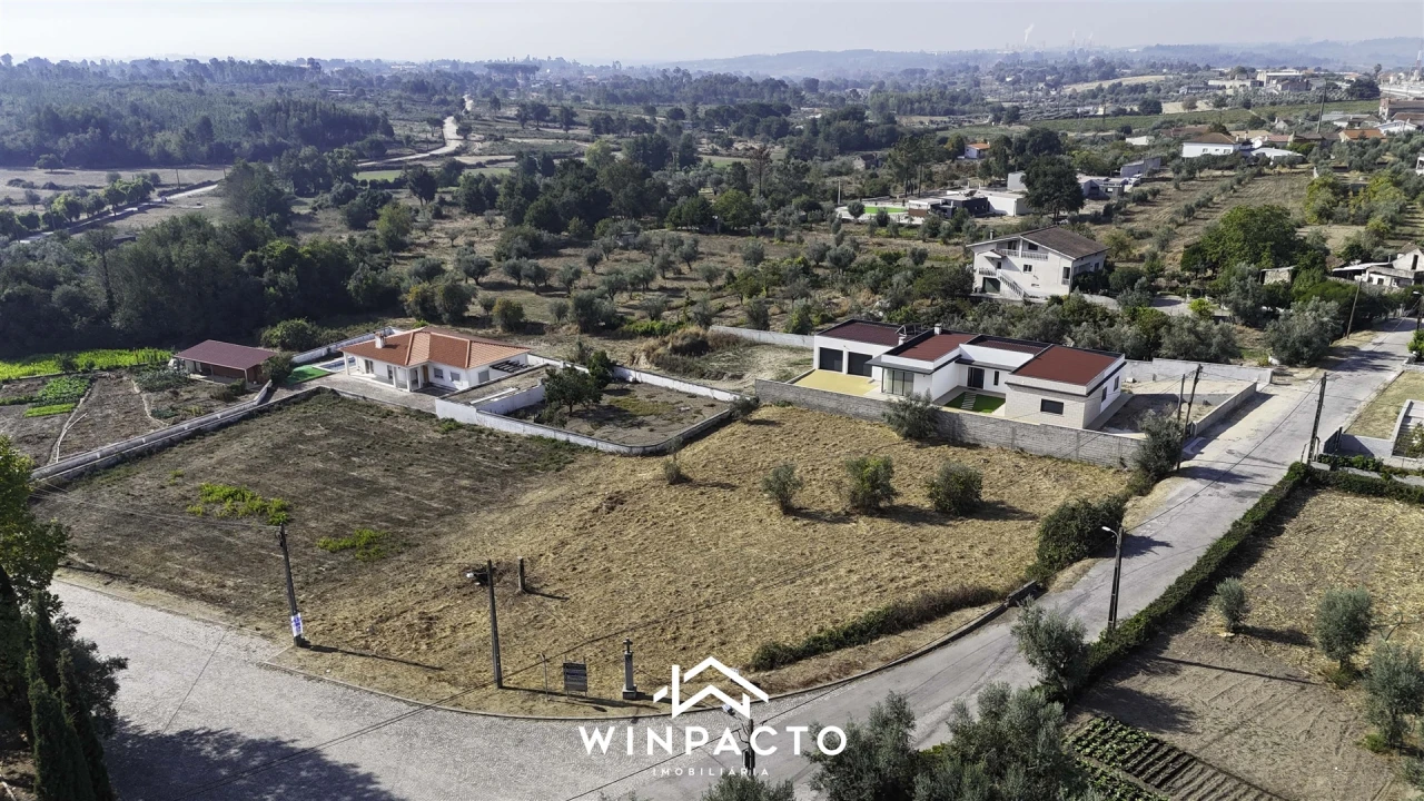 Terreno para Venda em Espinho Foto 5