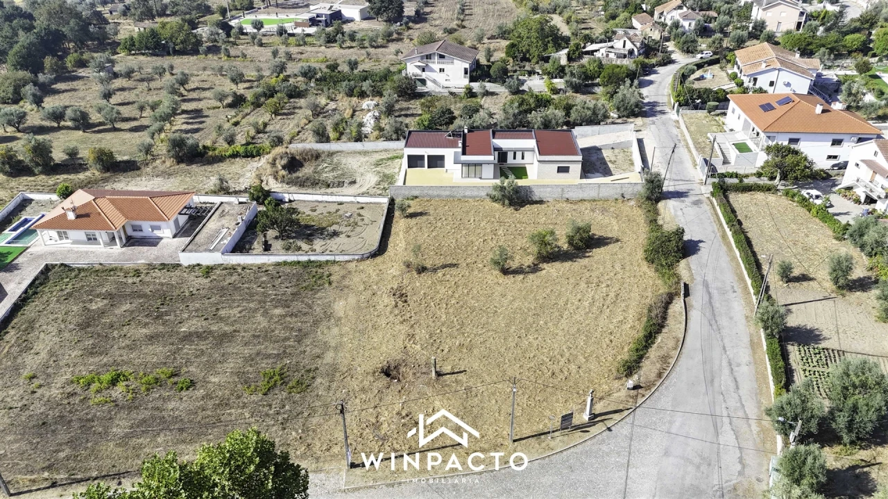 Terreno para Venda em Espinho Foto 8