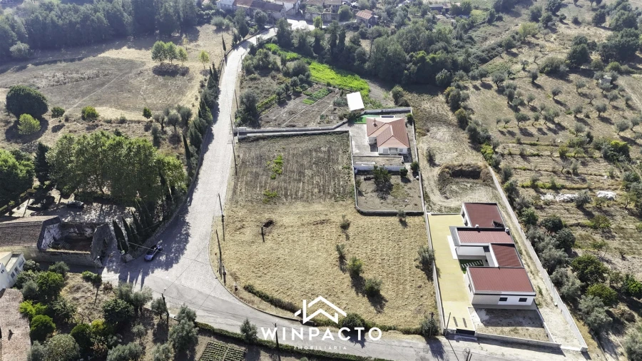 Terreno para Venda em Espinho Foto 4