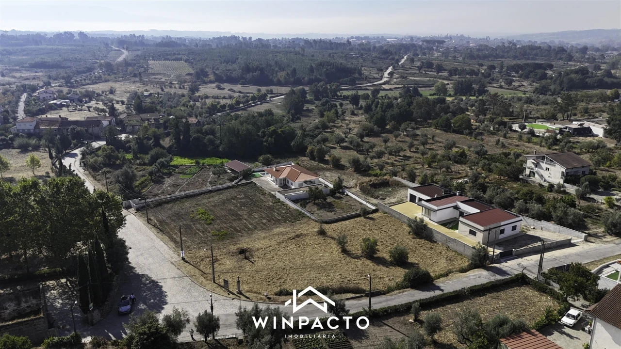 Terreno para Venda em Espinho Foto 6