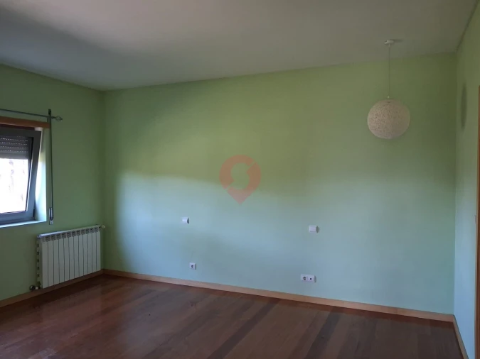 Moradia T5 para Venda em Troporiz e Lapela Foto 9