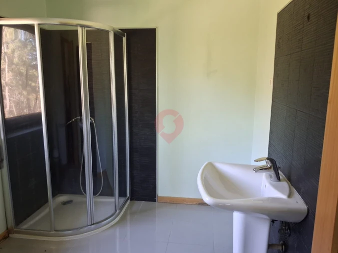 Moradia T5 para Venda em Troporiz e Lapela Foto 10