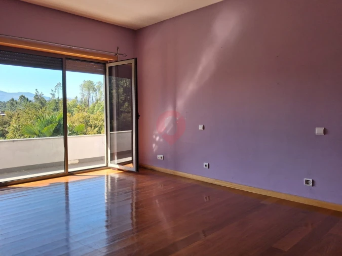 Moradia T5 para Venda em Troporiz e Lapela Foto 18