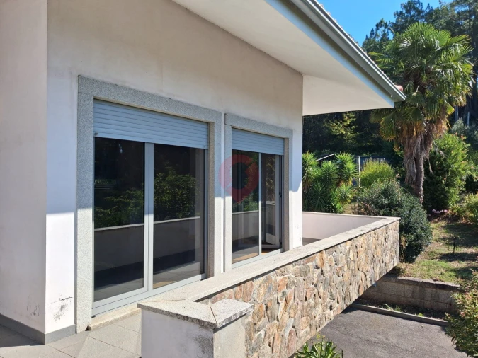 Moradia T5 para Venda em Troporiz e Lapela Foto 17