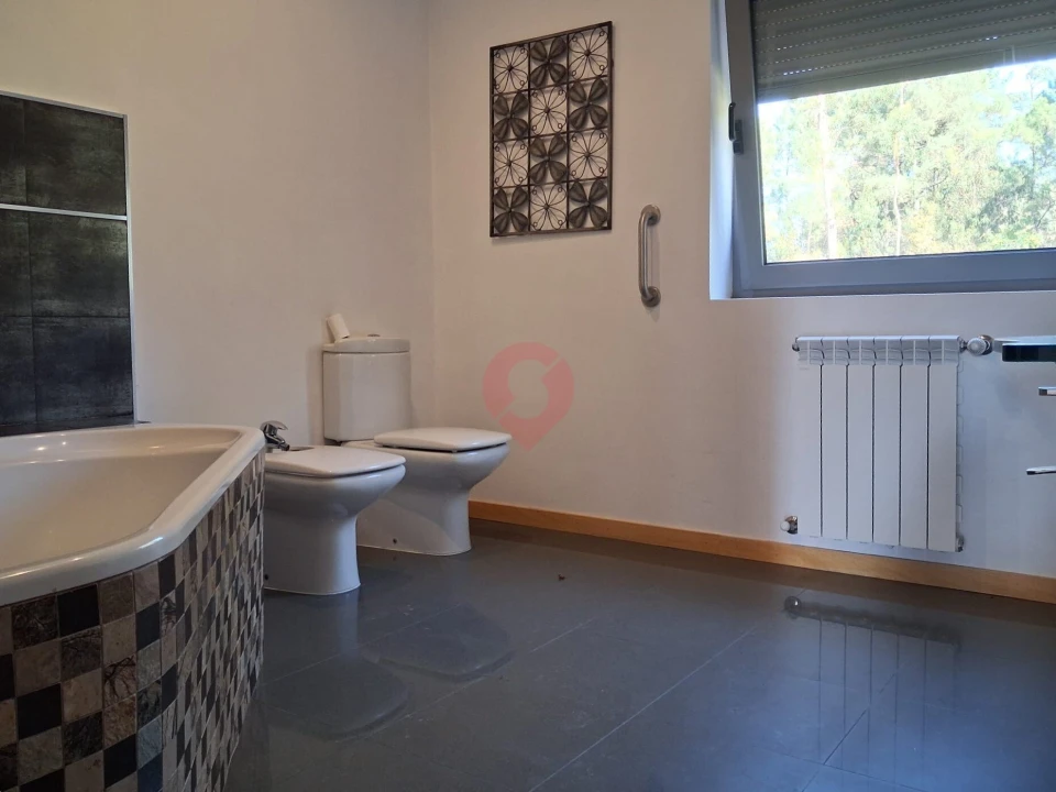 Moradia T5 para Venda em Troporiz e Lapela Foto 8