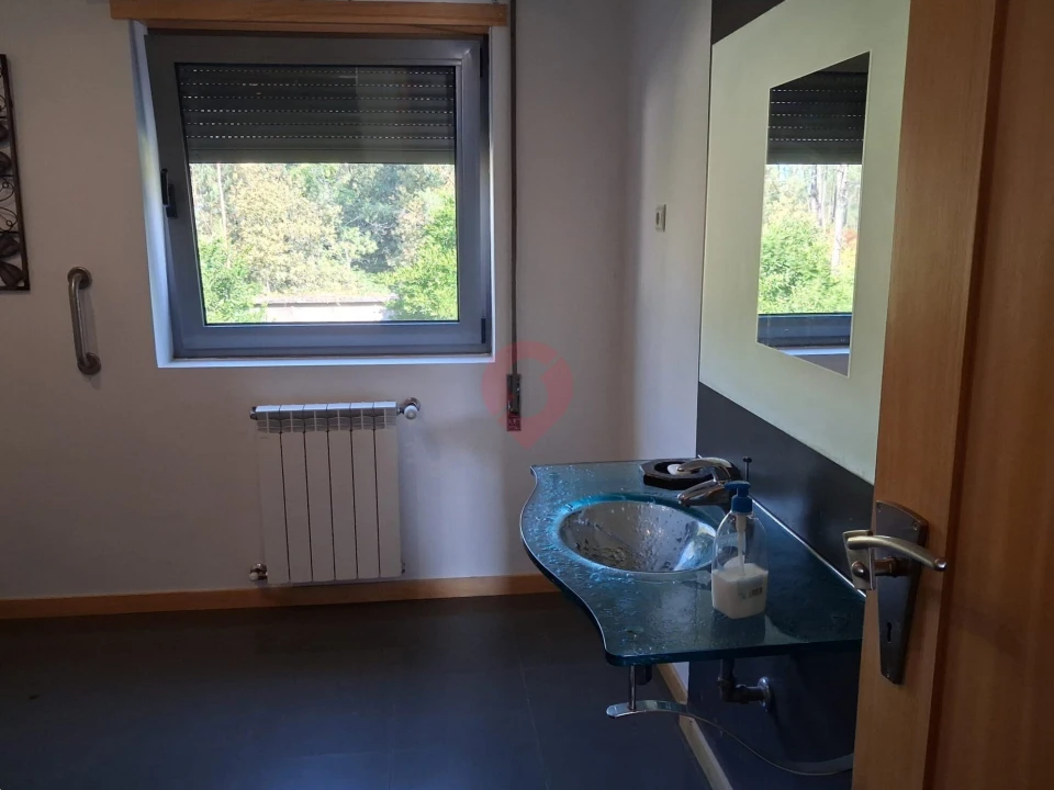 Moradia T5 para Venda em Troporiz e Lapela Foto 7