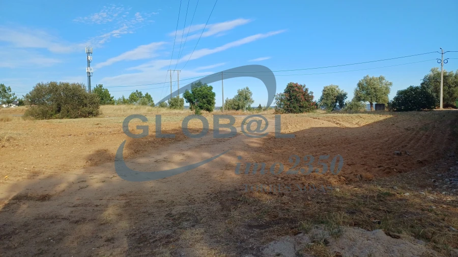 Terreno para Venda em Meia Via Foto 1