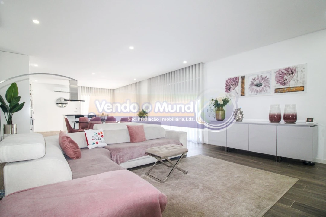 Moradia T4 para Venda em Salvaterra de Magos e Foros de Salvaterra Foto 9