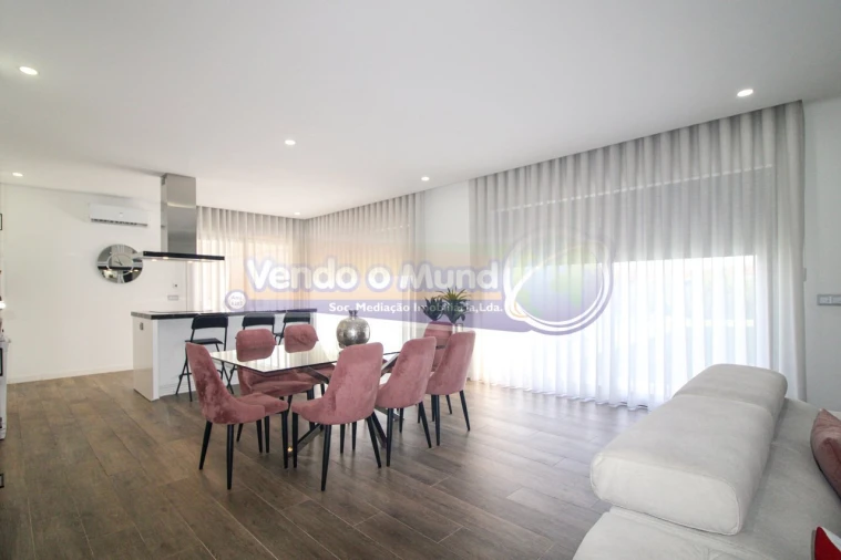 Moradia T4 para Venda em Salvaterra de Magos e Foros de Salvaterra Foto 11