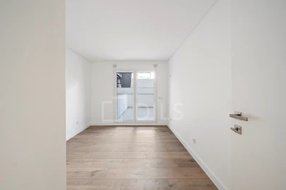 Apartamento T3 para Venda em Laranjeiro e Feijó