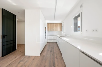 Apartamento T3 para Venda em Laranjeiro e Feijó