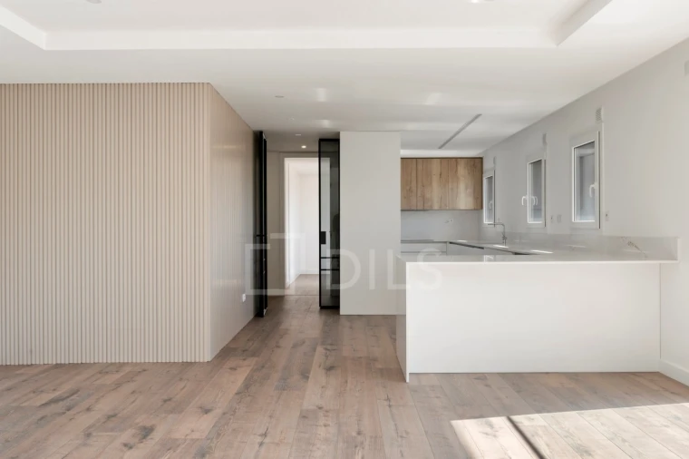 Apartamento T3 para Venda em Laranjeiro e Feijó Foto 2