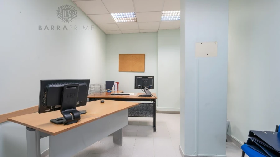 Loja para Venda em Faro (Sé e São Pedro)