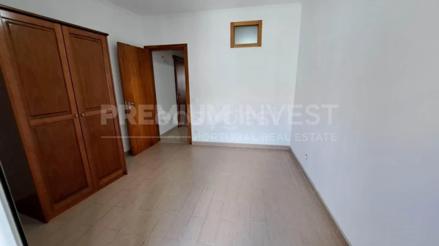 Moradia T2 para Venda em Angra (São Pedro) Foto 5