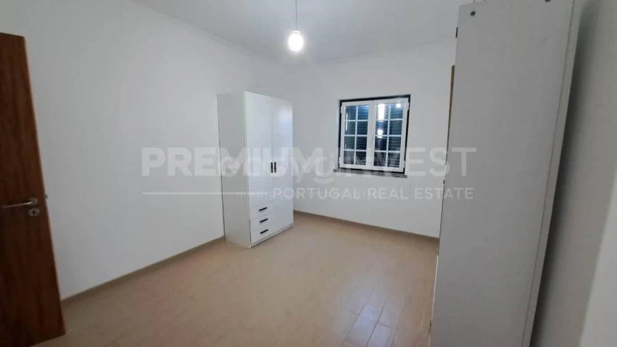 Moradia T2 para Venda em Angra (São Pedro) Foto 7