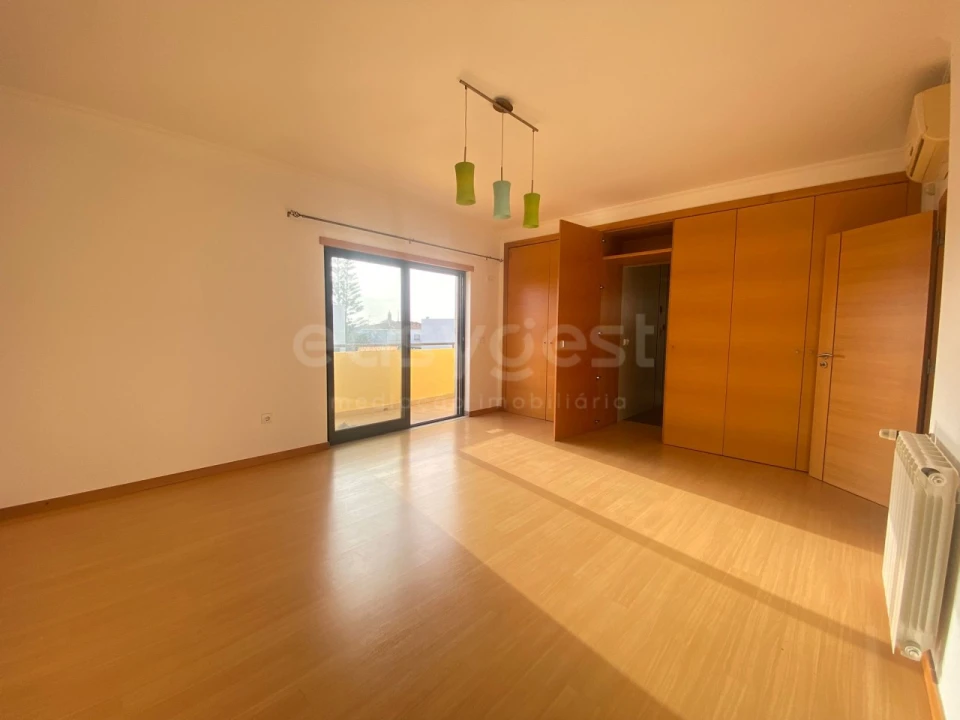 Moradia T4 para Venda em Pinhal Novo Foto 12