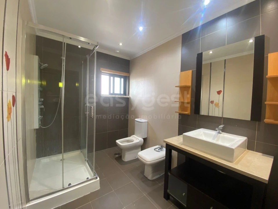 Moradia T4 para Venda em Pinhal Novo Foto 19