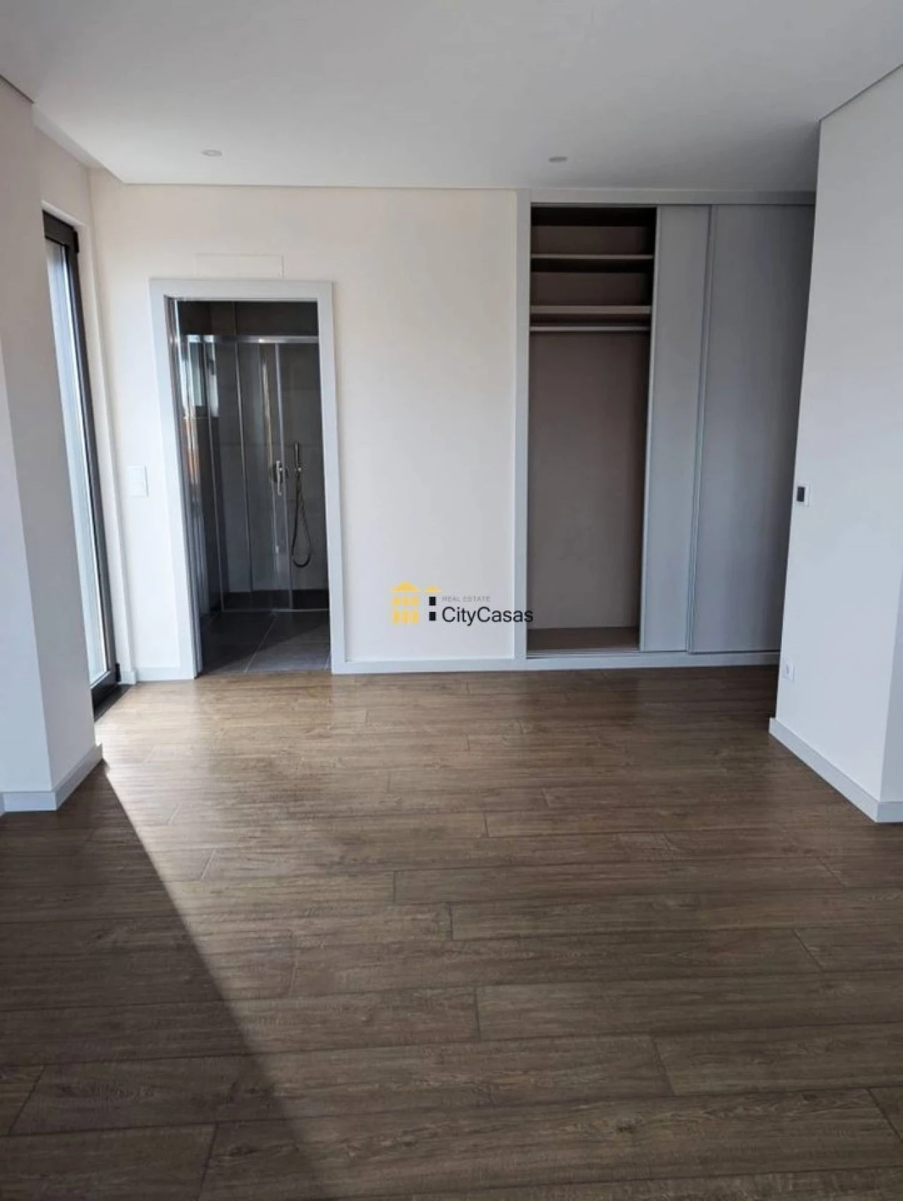 Apartamento T4 para Venda em Cedofeita, Santo Ildefonso, Sé, Miragaia, São Nicolau e Vitória Foto 22