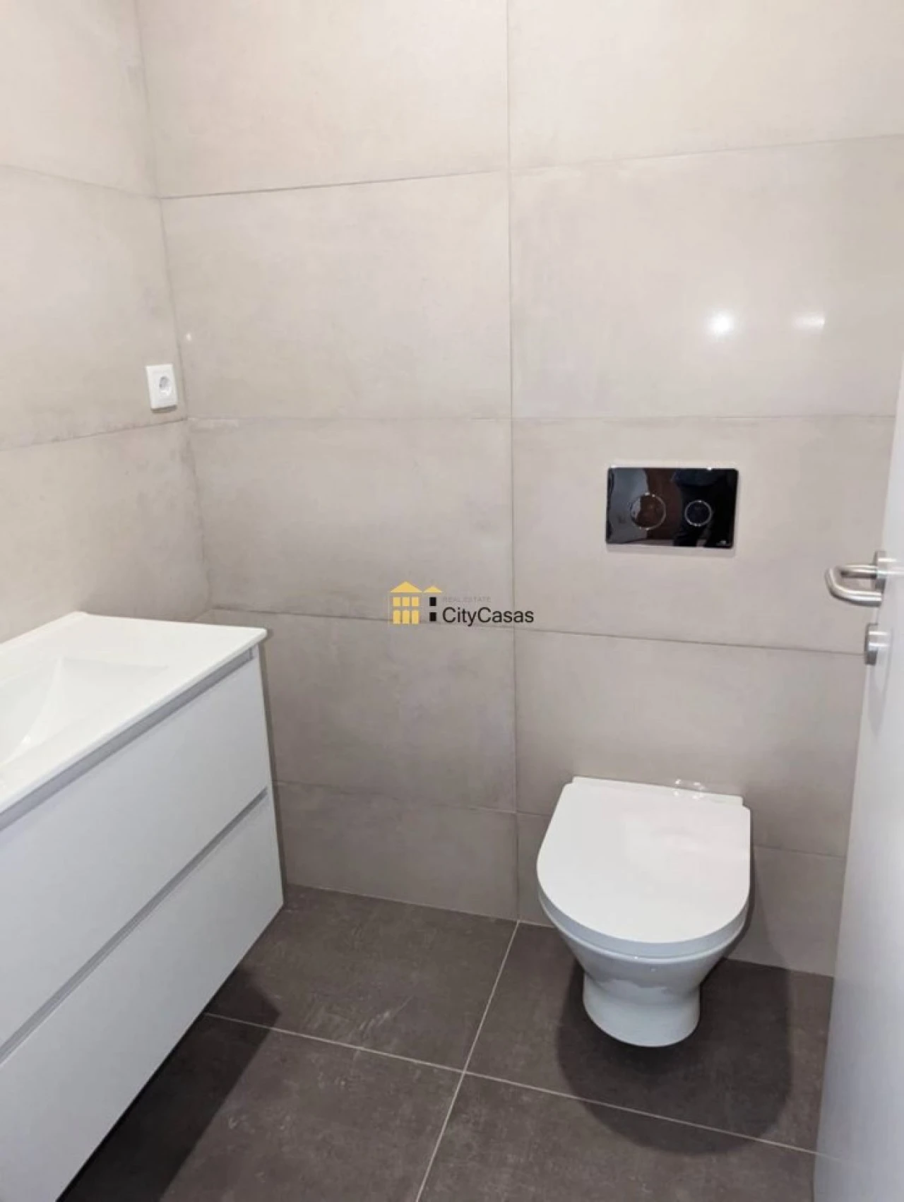 Apartamento T4 para Venda em Cedofeita, Santo Ildefonso, Sé, Miragaia, São Nicolau e Vitória Foto 24