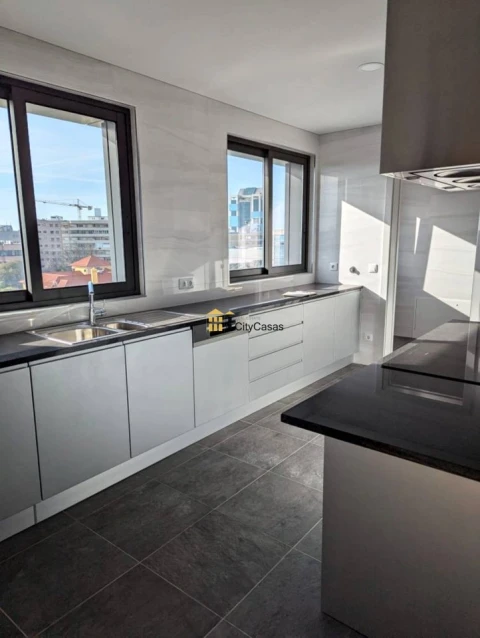 Apartamento T4 para Venda em Cedofeita, Santo Ildefonso, Sé, Miragaia, São Nicolau e Vitória