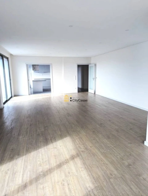 Apartamento T4 para Venda em Cedofeita, Santo Ildefonso, Sé, Miragaia, São Nicolau e Vitória