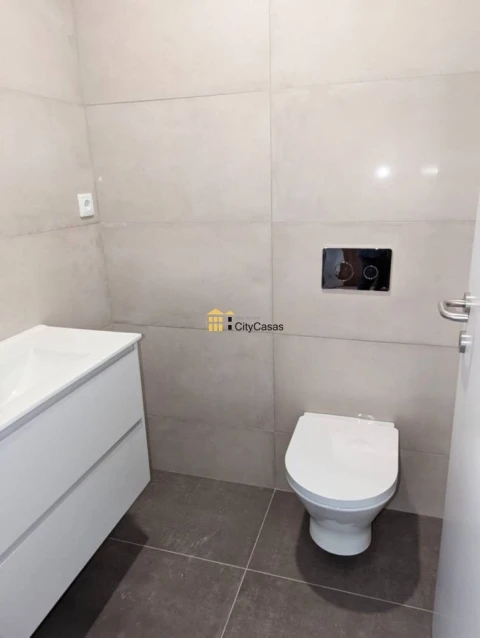 Apartamento T4 para Venda em Cedofeita, Santo Ildefonso, Sé, Miragaia, São Nicolau e Vitória
